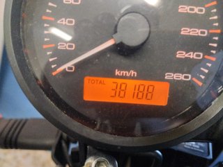 Ducati Monster Negra y Roja