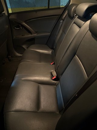 Toyota Avensis 2012