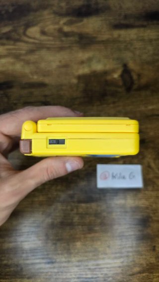 Gameboy Advance SP Pikachu Edition