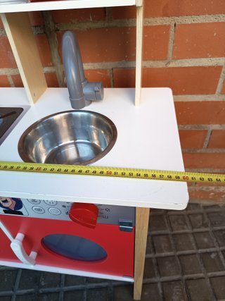 Cocinita de juguete roja