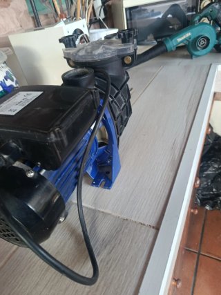 Bomba de piscina de plástico