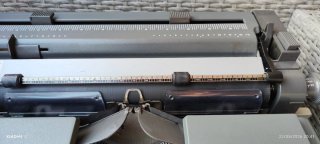 Máquina de escribir Olivetti Linea 98