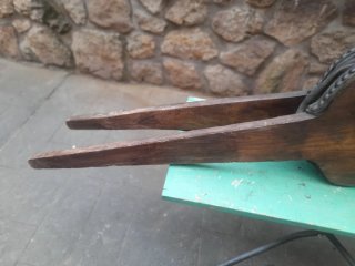 Antiguo fuelle de fragua de madera