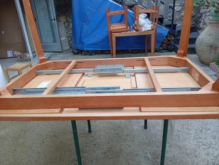 Mesa de comedor de madera