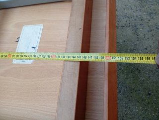 Mesa de comedor de madera