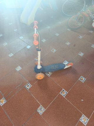 Patinete 3 ruedas infantil naranja y azul