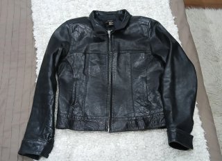 Chaqueta de cuero negra