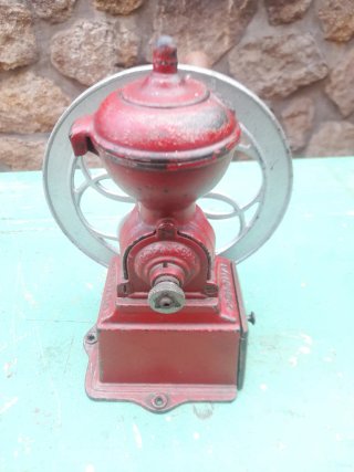 Antiguo Molinillo de Café Rojo Marca Original