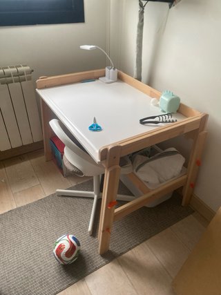 Escritorio infantil madera y plástico