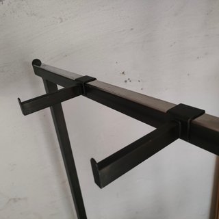 Perchero Metálico Industrial Negro Mate 180cm