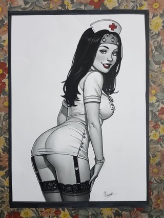 Disegno infermiera pin-up su carta