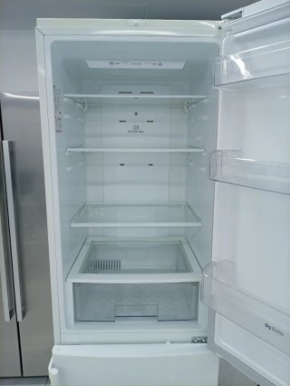NEVERA MARCA LG