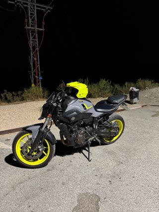 Yamaha mt-07