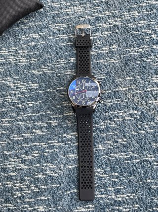 Reloj Guess Negro y Plateado