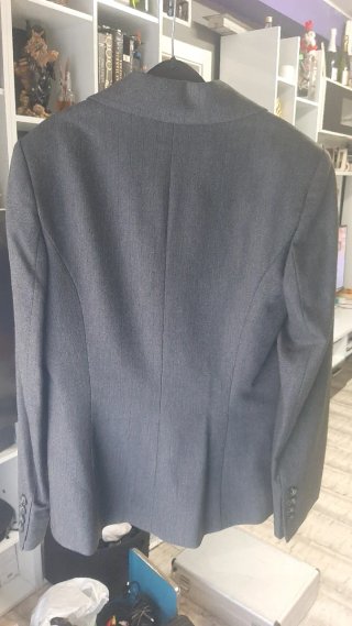 5 chaquetas EASY WEAR Chaquetas Negras y una gris