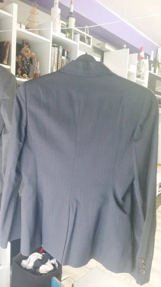 5 chaquetas EASY WEAR Chaquetas Negras y una gris