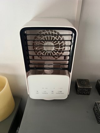 Ventilador sobremesa con agua y hielo