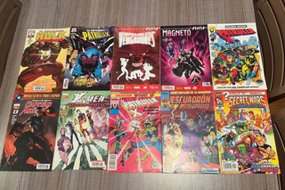 Pack de 10 cómics Marvel.