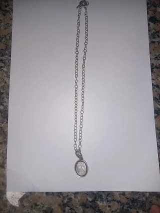 Collar religioso con colgante