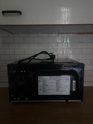 EN VENTA Microondas Hisense Negro