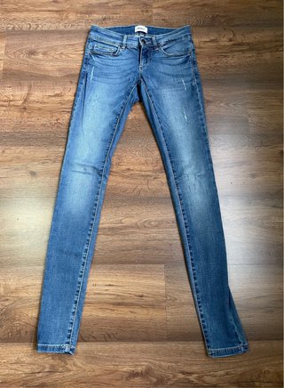 Pantalón Only tiro super bajo