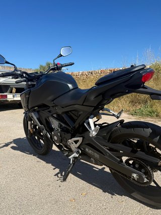 Honda CB 125R 2023 Negra