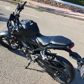 Honda CB 125R 2023 Negra
