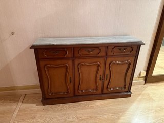 Recibidor vintage madera y mármol