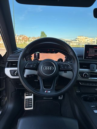 Audi A4 S Line TFSI 190 S tronic