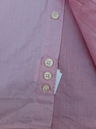 Camisa  T XL. Medidas en descripción