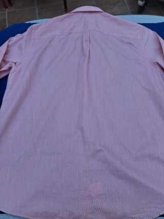Camisa  T XL. Medidas en descripción