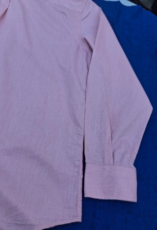 Camisa  T XL. Medidas en descripción