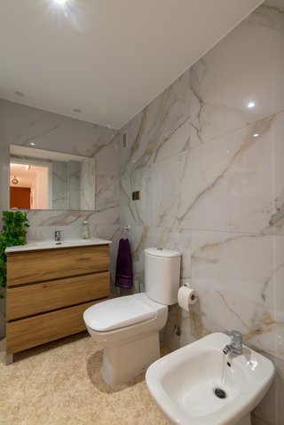 HABITACIÓN AMPLIA Y LUMINOSA CON ACCESO A PISCINA