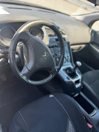 Peugeot 5008 2013 1.6 HDI 84CV 7 plazas