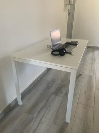 Mesa escritorio IKEA Vihals Blanca