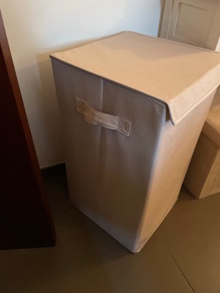 Cubo para ropa sucia beige tela de El Corte Inglés