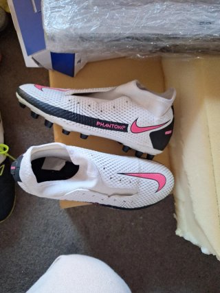 Botas de fútbol Nike Phantom Talla 39