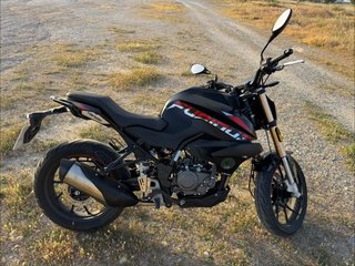 Moto Hanway Furious 125 Negra/Roja