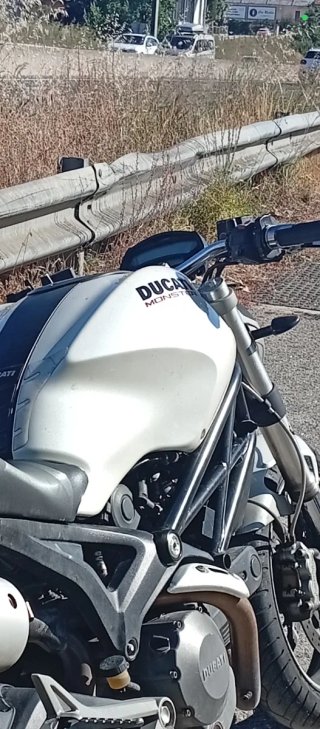 Carenado deposito Ducati