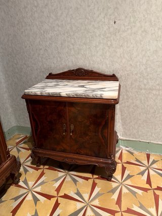 Cómoda vintage mármol y madera + mesita vintage