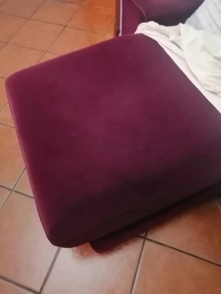 Sofá Chaiselongue Burdeos, es bastante cómodo