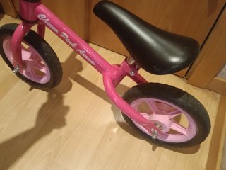 Bicicleta sin pedales rosa Chicco