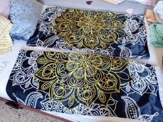Fundas de almohada seda con mandala dorado