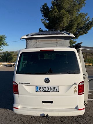 Volkswagen t6 150cv California beach 2016