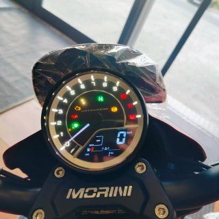 Morini Calibro - Moto Cruiser Negra/Roja