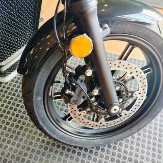 Morini Calibro - Moto Cruiser Negra/Roja