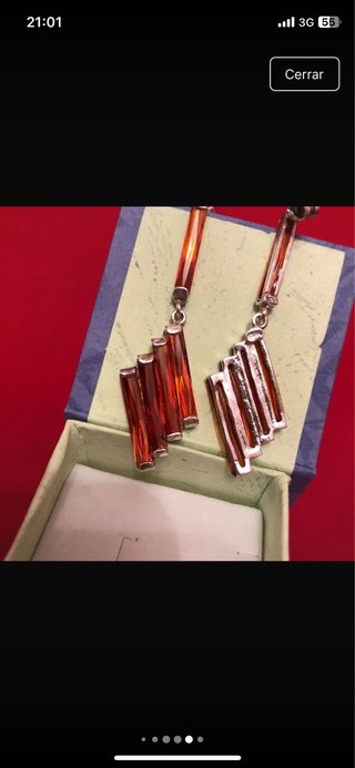 Pendientes de plata con detalles naranjas
