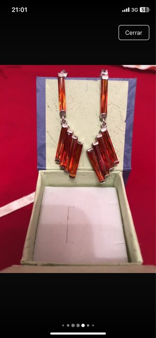 Pendientes de plata con detalles naranjas