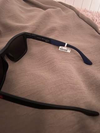 Gafas de sol Tommy Hilfiger negras