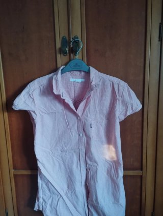 Camisa Levi's cuadros rojos